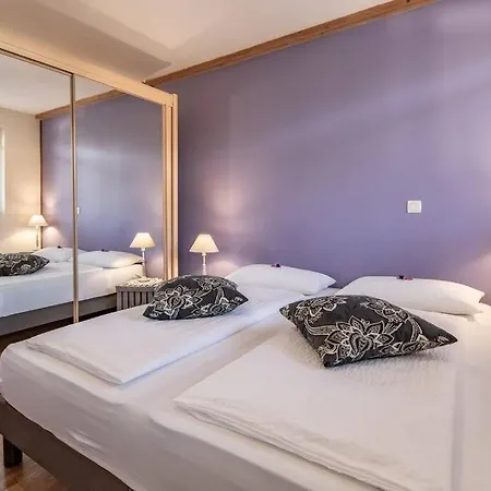 مبيت وإفطار لو سورير دي لاك 3* سُفرييه