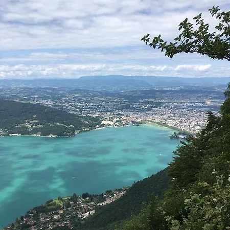 Le Sourire Du Lac Bed & Breakfast Sevrier
