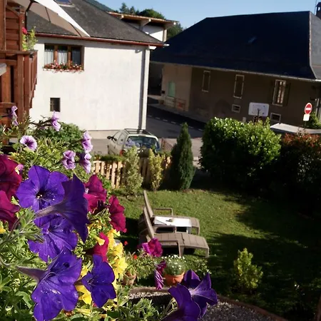 Le Sourire Du Lac Sevrier